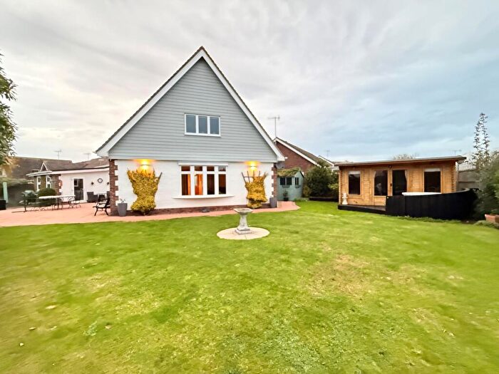 3 Bedroom Detached Bungalow For Sale In Walnut Avenue, Rustington, BN16
