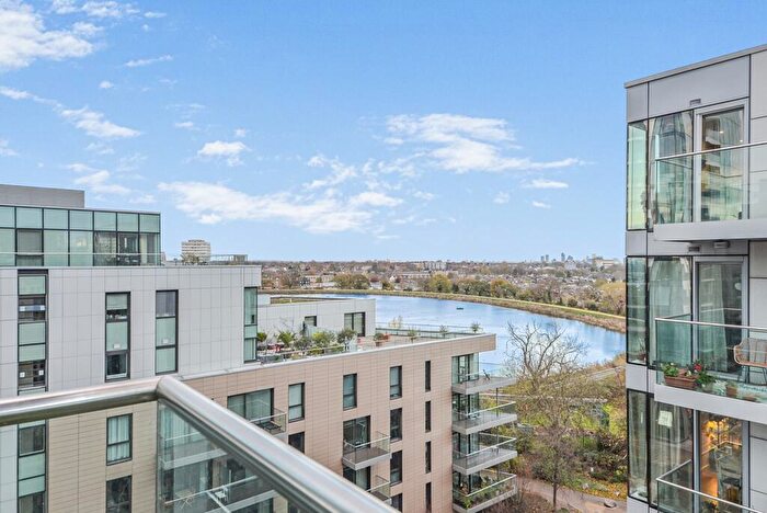 3 Bedroom Apartment For Sale In Residence Tower, Woodberry Grove, N4