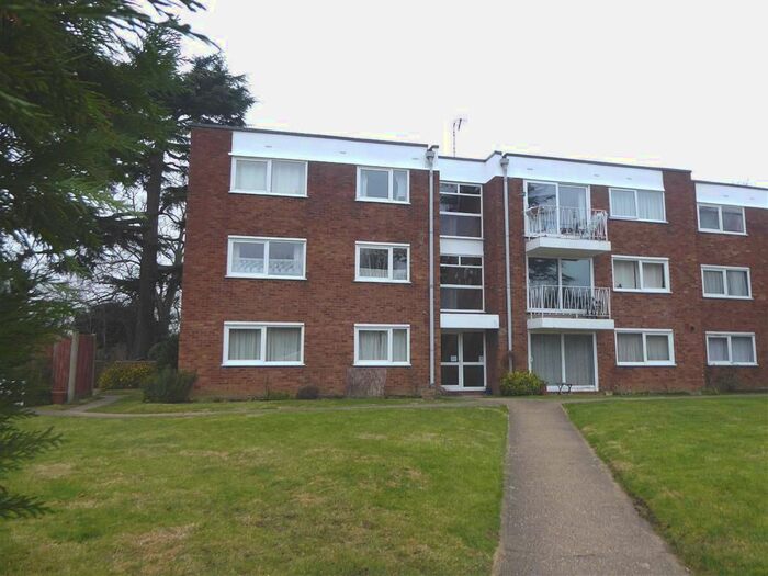 2 Bedroom Flat To Rent In Manning Court, Oxhey, Oxhey WD19