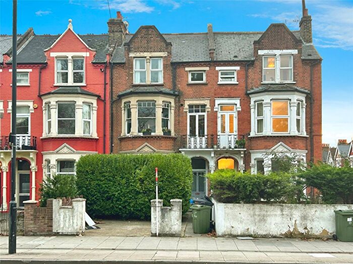 1 Bedroom Flat To Rent In Poynders Road, London, SW4