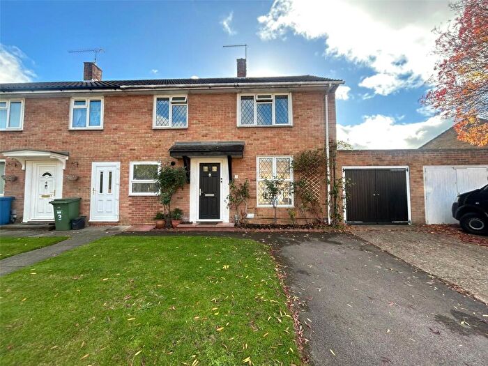 3 Bedroom End Of Terrace House For Sale In Winchgrove Road, Bracknell, Berkshire, RG42