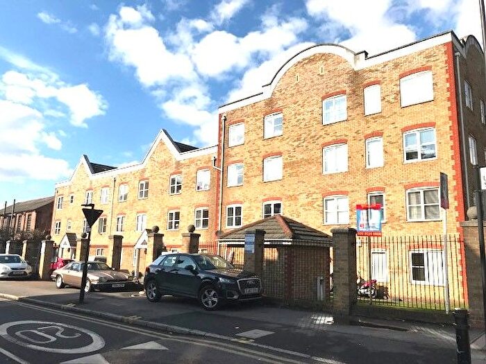 3 Bedroom Flat To Rent In Kent Wharf, Laburnum Street, Hackney, E2