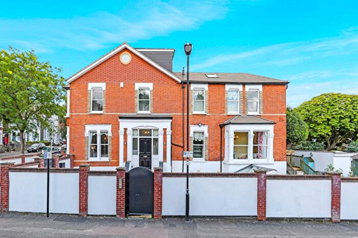 4 Bedroom Property To Rent In Poppleton Road, London, E11