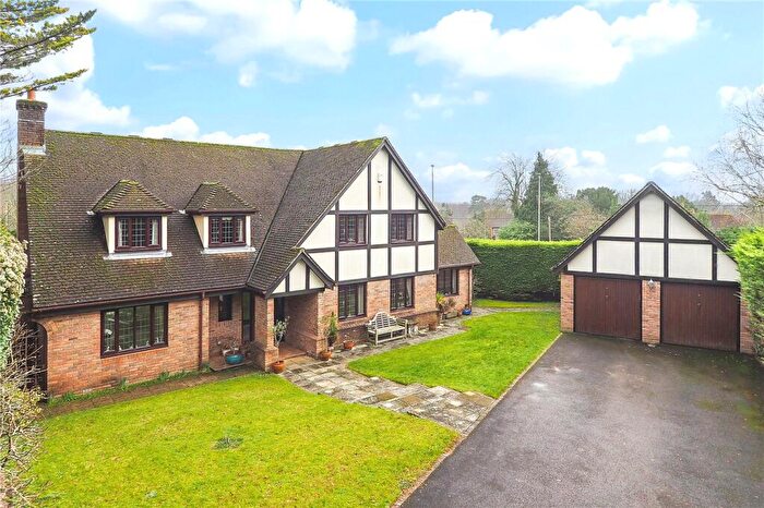 5 Bedroom Detached House For Sale In Parsonage Close, Petersfield, Hampshire, GU32