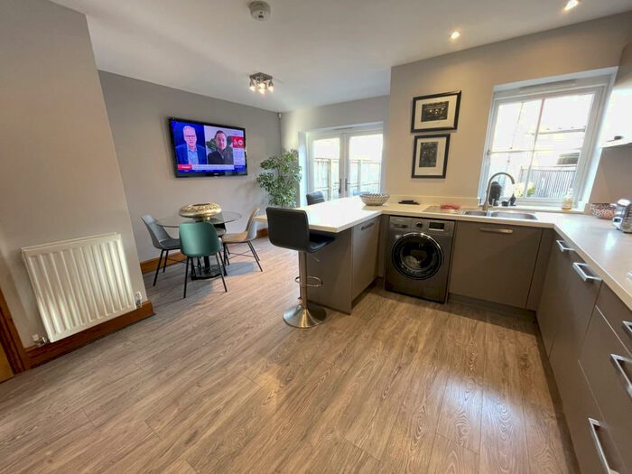 4 Bedroom Semi-Detached House To Rent In Castle Fields, Leeds, West Yorkshire, LS17