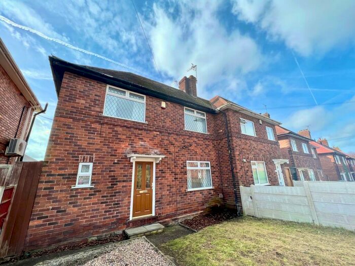 3 Bedroom Semi-Detached House To Rent In South Street, Eastwood, NG16