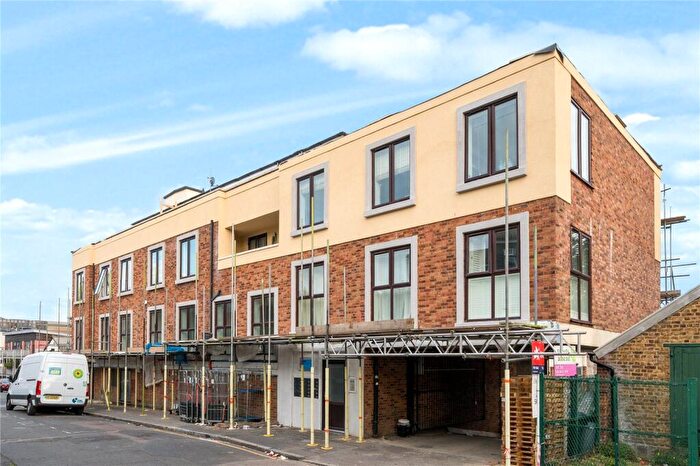 2 Bedroom Apartment For Sale In Suffolk Road, London, SE25