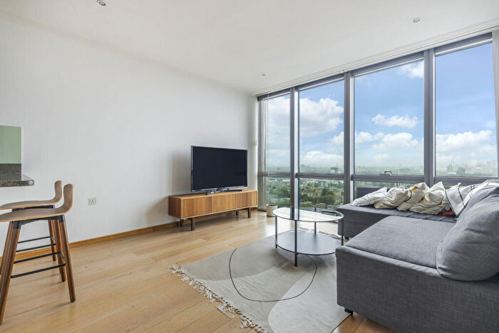 2 Bedroom Flat To Rent In Hertsmere Road, Canary Wharf, E14