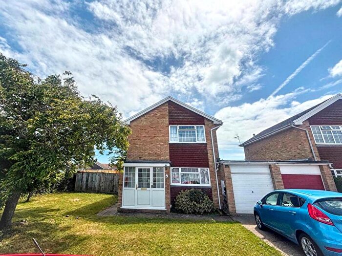 3 Bedroom Detached House For Sale In Thackeray Close, Eastbourne, BN23