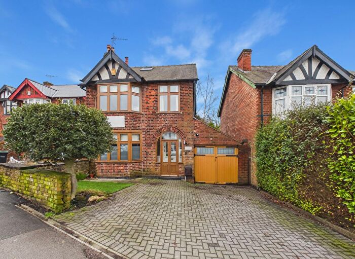 4 Bedroom Detached House For Sale In Breckhill Road, Woodthorpe, Nottingham, NG5