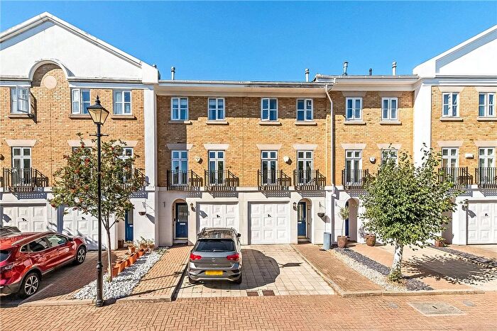 3 Bedroom Terraced House For Sale In Bevin Square, London, SW17