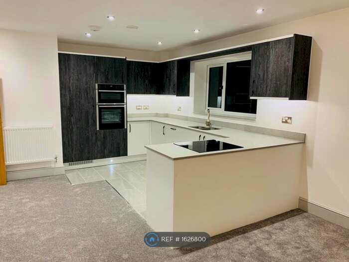 2 Bedroom Flat To Rent In St. Catherines Close, Birmingham, B15