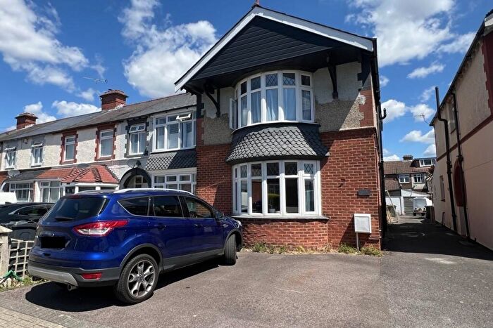 3 Bedroom End Of Terrace House For Sale In Chatsworth Avenue, Cosham, Portsmouth, Hampshire, PO6