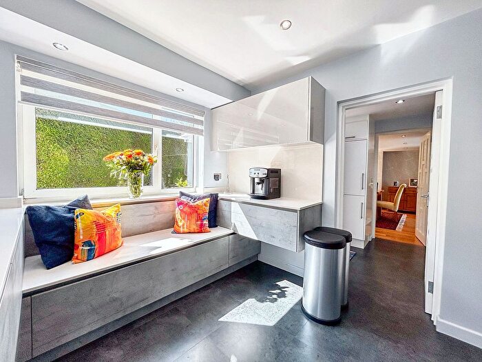 4 Bedroom Detached House For Sale In Newport Road, St. Mellons, CF3