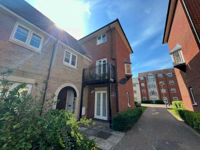 2 Bedroom Flat To Rent In Thames View, Abingdon, OX14