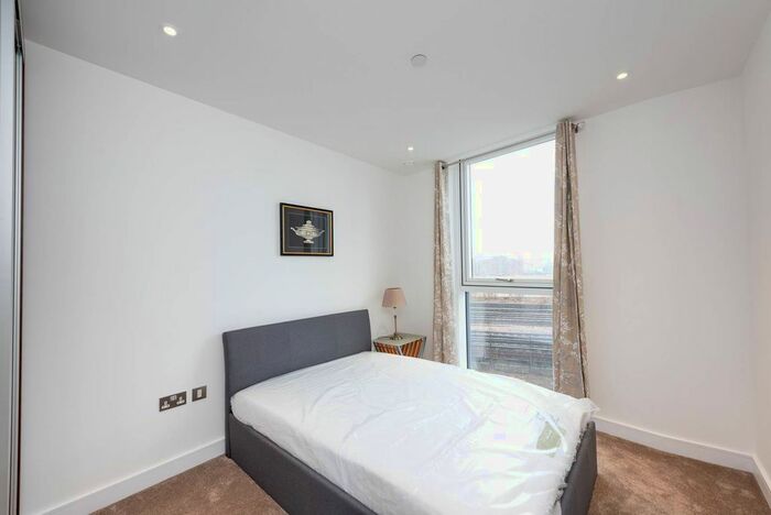 2 Bedroom Flat To Rent In Nine Elms Point, Nine Elms, London, SW8