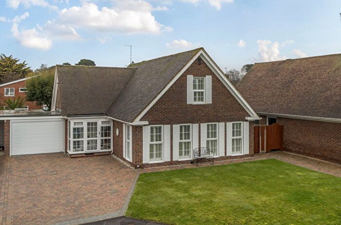 4 Bedroom Detached Bungalow For Sale In Hornbeam Close, Aldwick, PO21