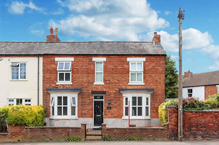 3 Bedroom Semi-Detached House For Sale In Harrowden Road, Wellingborough, NN8