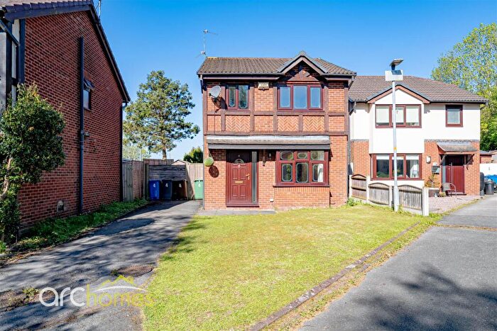 3 Bedroom Detached House For Sale In Droxford Grove, Atherton, Manchester, M46
