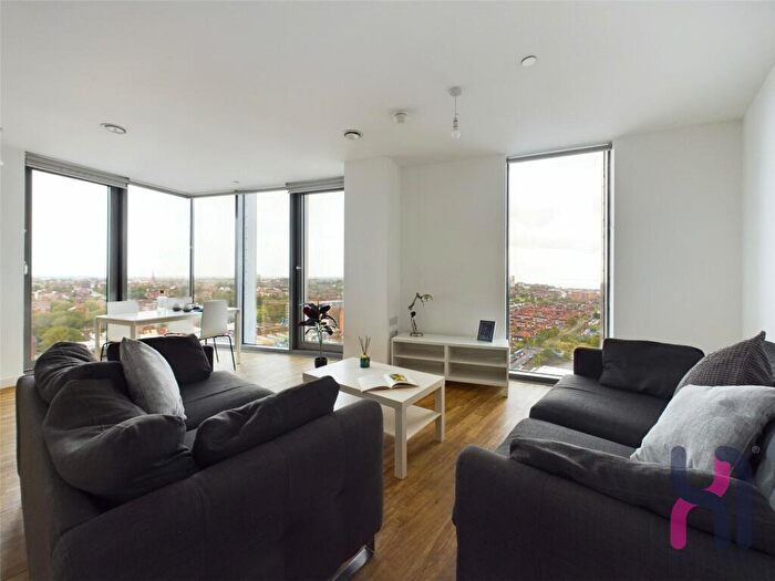 3 Bedroom Flat To Rent In The Tower, Plaza Boulevard, Liverpool, L8