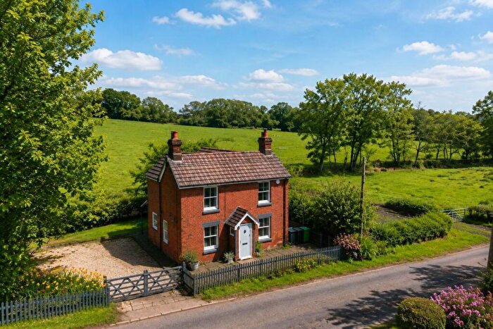 3 Bedroom Detached House For Sale In Winsor Road, Winsor, Southampton, SO40