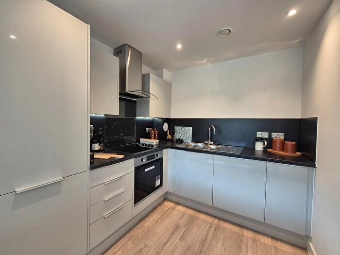 2 Bedroom Apartment To Rent In Minerva Square, Glasgow, G3