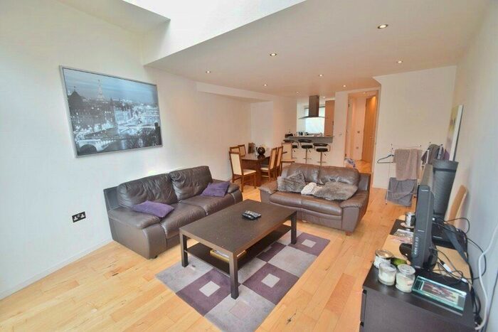 3 Bedroom Semi-Detached House To Rent In Woodstock Avenue, Golders Green, NW11