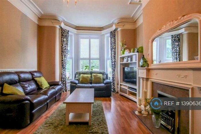 5 Bedroom Terraced House To Rent In Seedley Road, Salford, M6