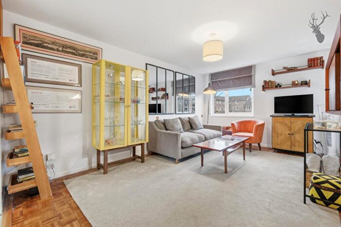 1 Bedroom Apartment To Rent In Mile End Road, Stepney Green, E1