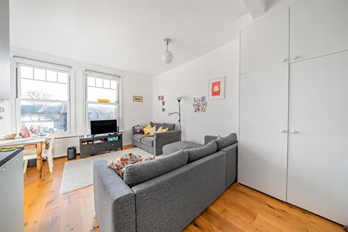 1 Bedroom Flat For Sale In Harold Road, Crouch End, N8