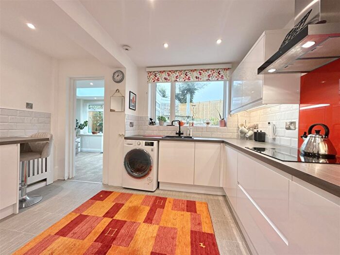 2 Bedroom Detached Bungalow For Sale In Thrushel Close, Brixham, TQ5