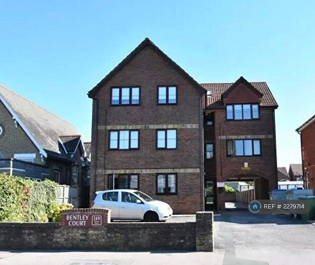 1 Bedroom Flat To Rent In Bentley Court, Southampton, SO15