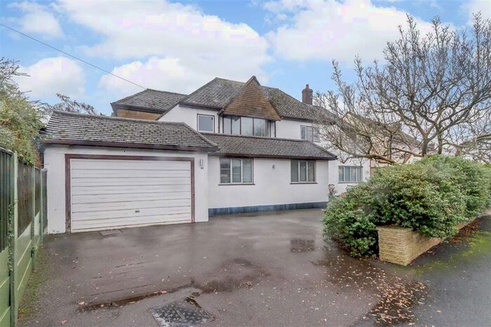 4 Bedroom Detached House For Sale In Orchard Drive, Chorleywood, Rickmansworth WD3