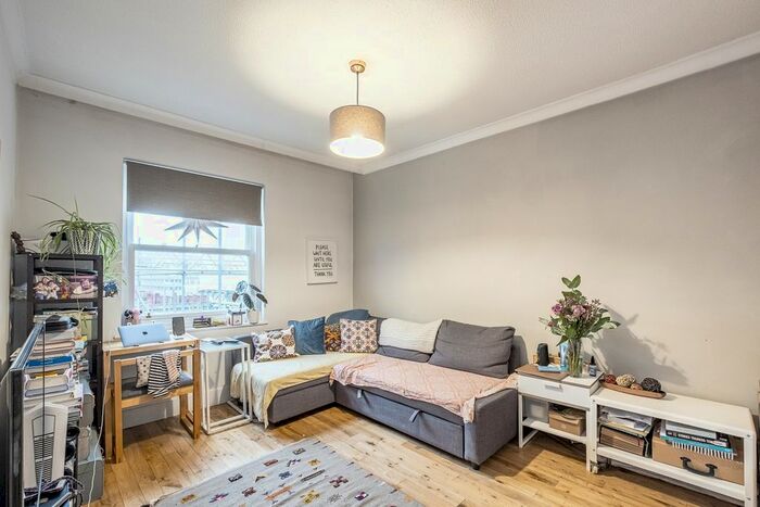 1 Bedroom Flat To Rent In Pembridge Gardens, London, W2