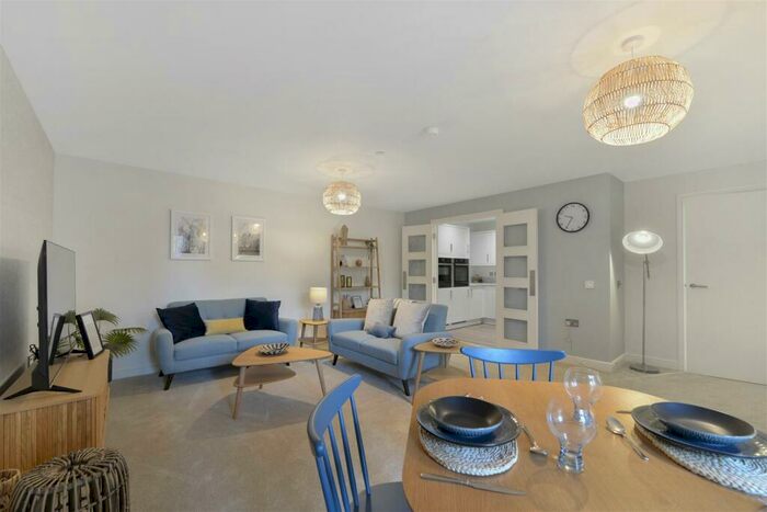 1 Bedroom Apartment For Sale In Plot, The Landings, Kings Hill, ME19