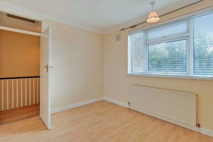 3 Bedroom House To Rent In Blackheath Vale, Blackheath, London, SE3