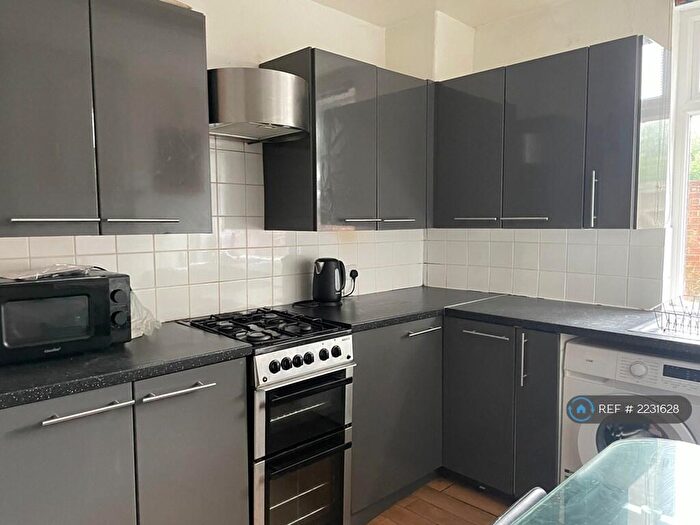 5 Bedroom Terraced House To Rent In Whitby Rd, Manchester, M14