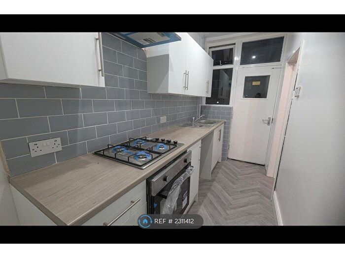 3 Bedroom Terraced House To Rent In Cheadle Street, Manchester, M11