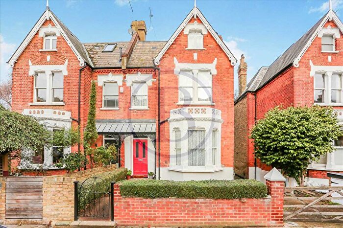 5 Bedroom Semi Detached House For Sale In Mercers Road, London, N19