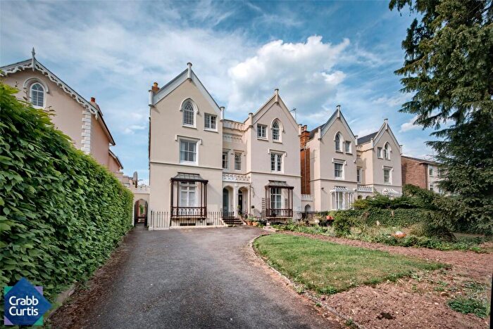 2 Bedroom Apartment For Sale In Leam Terrace, Leamington Spa, Warwickshire, CV31