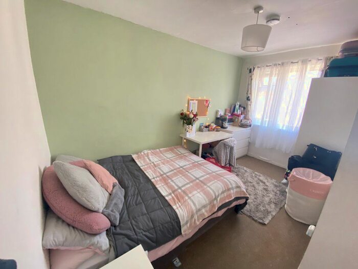 3 Bedroom Property To Rent In College Road, Canterbury, CT1