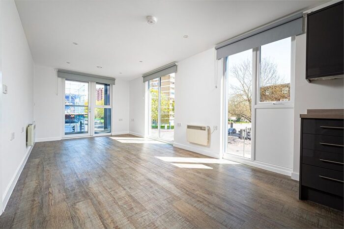 2 Bedroom Flat To Rent In Bernard Street, Ocean Village, SO14