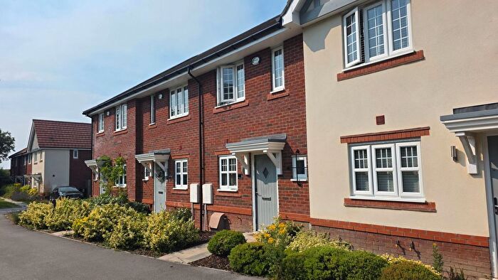 2 Bedroom Mews For Sale In Norton Nook, Mosley Common, M28