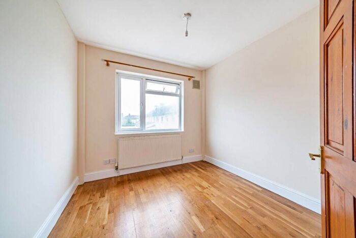 4 Bedroom Terraced House To Rent In Dalton Avenue, Mitcham, CR4
