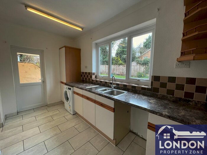 4 Bedroom Semi-Detached House To Rent In Wandle Court Gardens, Wallington, Croydon, CR0