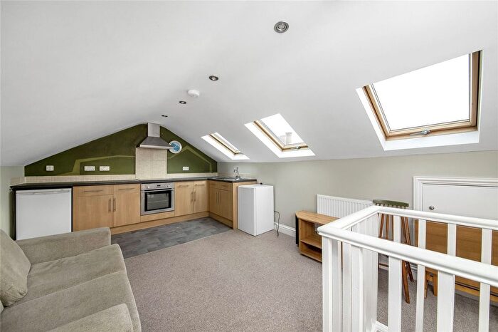 2 Bedroom Flat To Rent In Endwell Road, Brockley, SE4