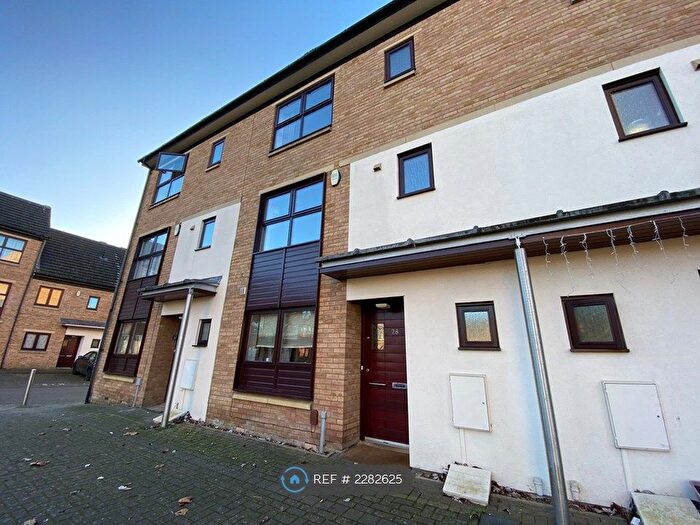 4 Bedroom Terraced House To Rent In Tower Square, Northampton, NN5