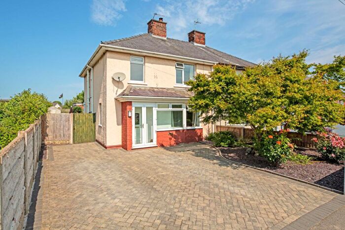 3 Bedroom Semi-Detached House For Sale In Deiniols Road, Mancot, CH5