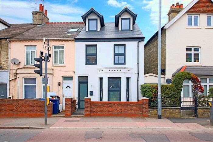 1 Bedroom Flat To Rent In Newmarket Road, Cambridge, CB5