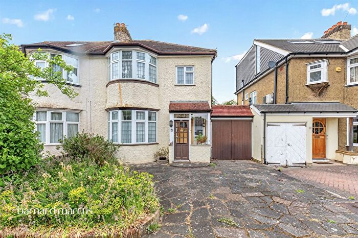 3 Bedroom Semi Detached House For Sale In Colborne Way, Worcester Park, KT4